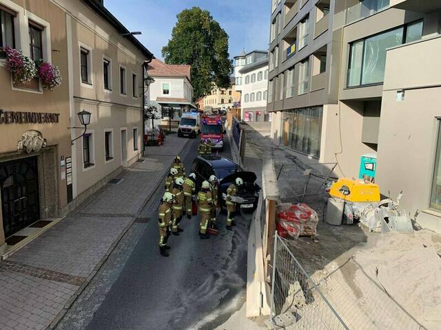 Am 7. September kam es zu einem Autounfall im St. Johanner Ortszentrum. | Foto: FF St. Johann