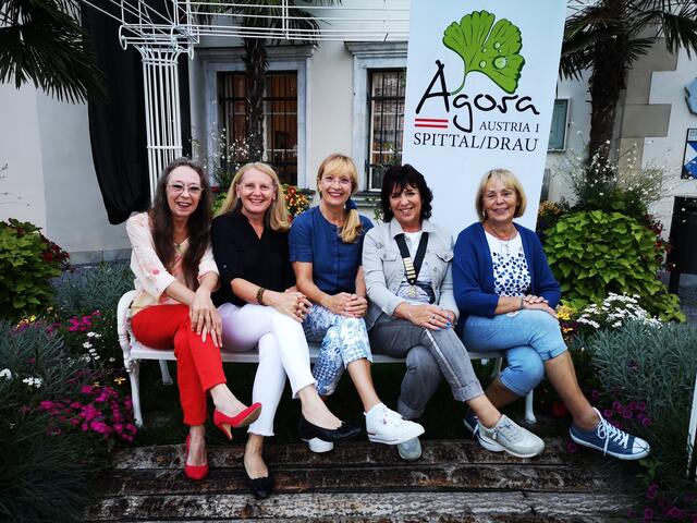 Pastpräsidentin Anni Thurner, Sekretärin Gabi Golger-Oberwinkler, Schatzmeisterin Christiane Schnorpfeil, Präsidentin Evelyn Ebenwalder und Vizepräsidentin Sonja Penker | Foto: privat