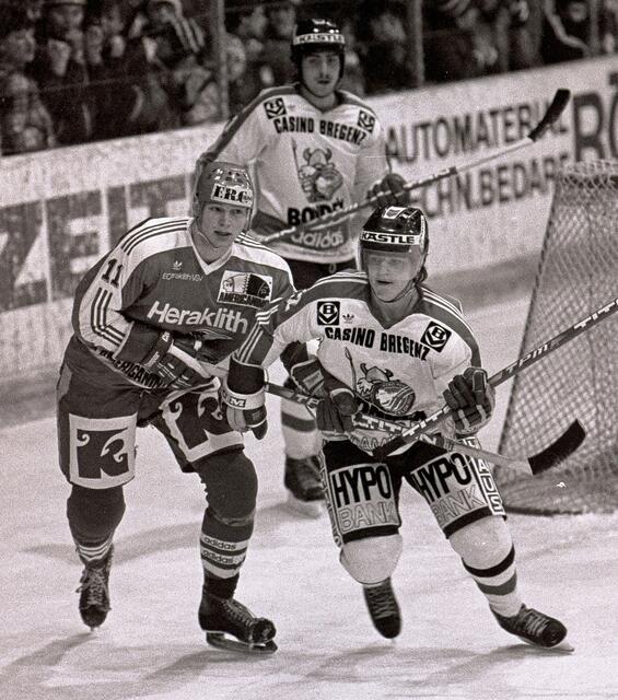 Auch Sportvorstand Gerald Rauchenwald (l.) ging einst für die Adler auf Punktejagd. | Foto: Eggenberger
