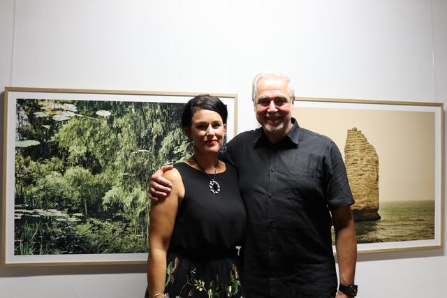 Künstler Edgar Mall mit seiner Ehefrau Sonja.  | Foto: Elisabeth Zangerl 