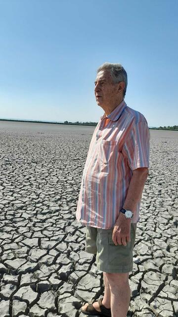 Der schockierte Leser, Martin Waldherr sendete uns dieses Foto vom ausgetrockneten Zicksee. | Foto: Martin Waldherr