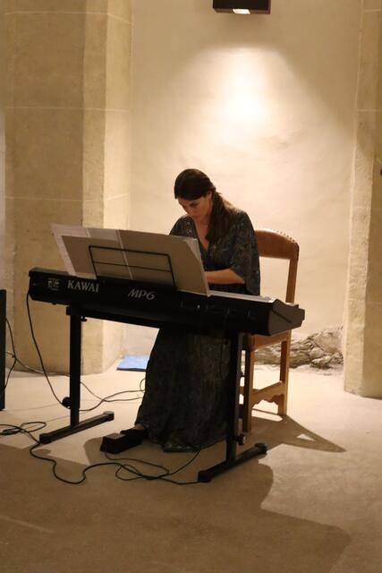 Catharina Link sorgte am Klavier für die musikalische Umrahmung.  | Foto: Elisabeth Zangerl 