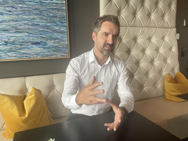„Ich trage die finanzielle Verantwortung für den Verein, das belastet natürlich schon von Zeit zu Zeit.“ | Foto: MeinBezirk.at
