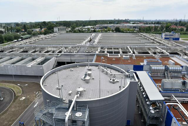 Die Großwärmepumpe entsteht am Gelände der ebswien-Kläranlage. Spätestens 2027 soll sie fertiggestellt werden. | Foto: Markus Spitzauer
