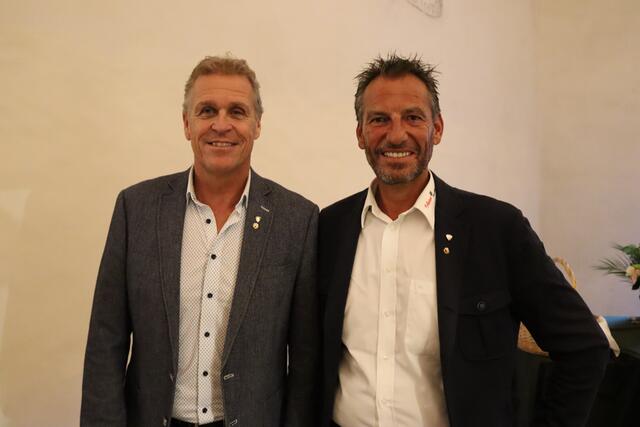 St. Antons Tourismusdirektor Martin Ebster und Gerhard Eichhorn (ebenfalls vom TVB St. Anton am Arlberg).  | Foto: Elisabeth Zangerl 