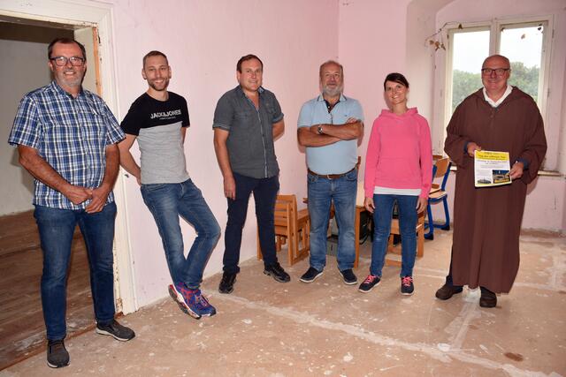 Sie wollen in Münzbach was bewegen: Karl Pechböck, Andreas Weixelbaumer, Anton Spindler, Karl Heinz Prinz, Magdalena Weixlbaumer, Josef Langthaler.  | Foto: Robert Zinterhof