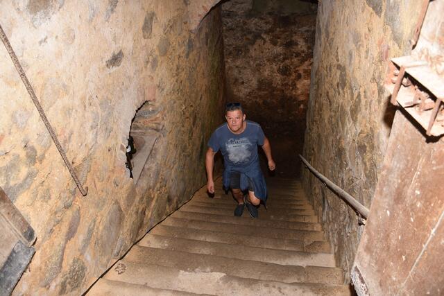 Die Münzbacher Bürger Bewegung lud in das Klostergemäuer und bat zum Gedankenaustausch: Thema Zukunft des ehemaligen Dominikanerklosters.   | Foto: Robert Zinterhof