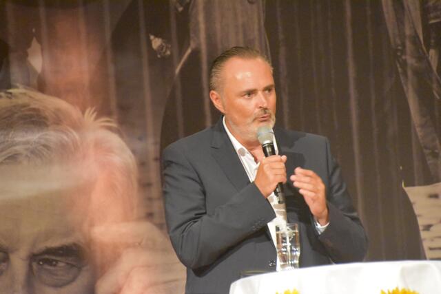 Das Güssinger Kulturzentrum wird nach seinem Umbau "Frank-Hoffmann-Kulturzentrum" heißen, gab Landeshauptmann Hans Peter Doskozil bekannt. | Foto: Martin Wurglits