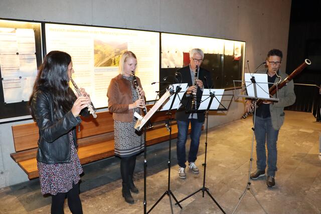 Vernissage: Bläserensemble der MK Pfunds mit Christoph File (2.v.re.). | Foto: Othmar Kolp