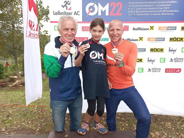 Leibnitzer am Siegerpodest: Sepp Hartinger, Marie Egger und Alexander Kroboth | Foto: Hartinger