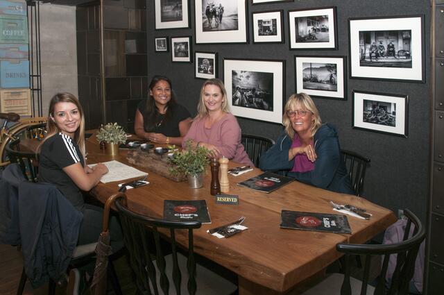 Die Gäste fühlen sich sichtlich wohl im "Chef's Bistro".
