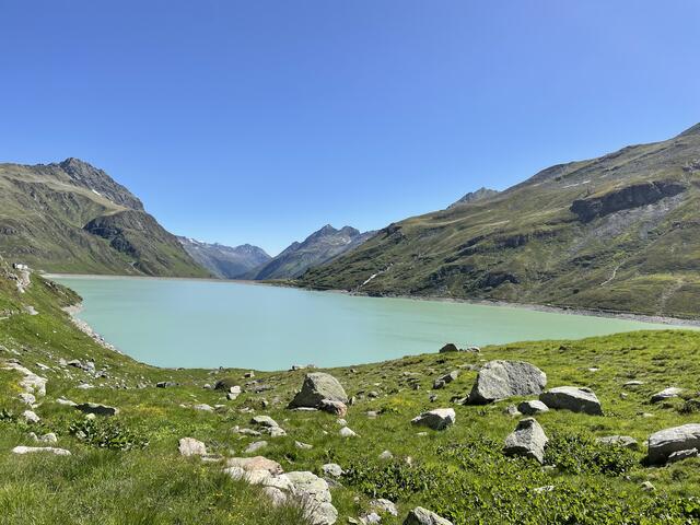 Sucheinsatz nach angeblich abgestürtztem Flugzeug: Der Silvrettastaussee mit Blick zur Bielerhöhe (Landesgrenze Tirol/Vorarlberg). | Foto: Othmar Kolp