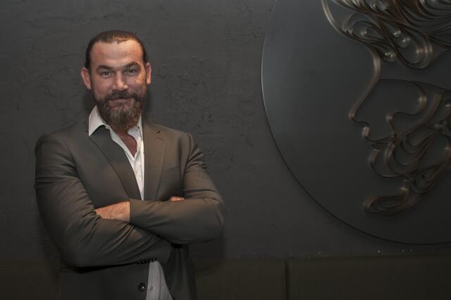 Zaim Gjura, der Chef von Dhef’s Bistro. | Foto: Unger