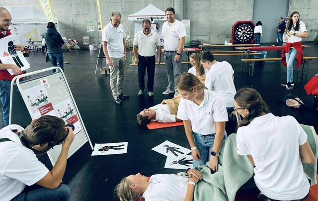 Beim Rotkreuz Sommer-Event kamen weder Spaß noch wissenswerte Erste-Hilfe Skills zu kurz. | Foto: Rotes Kreuz Salzburg