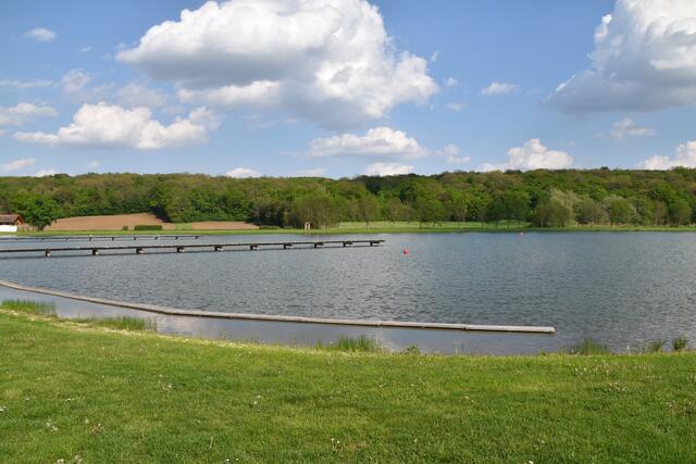 Die Gemeinde Hannersdorf – mit dem idyllischen Naturbadesee Burg – hat diesmal zwei Kandidaten um den Bürgermeister. | Foto: Michael Strini