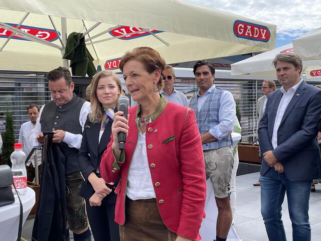 Landwirtschaftskammer Vizepräsidentin Maria Pein ergriff das Wort. | Foto: B. Gady