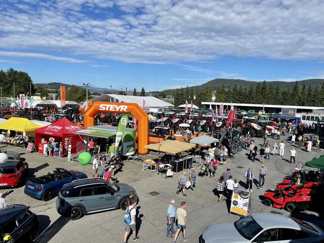 Neuigkeiten aus der Welt der Mobilität sowie günstige Marktangebote lockten zahlreiche Besucher an. | Foto: B. Gady