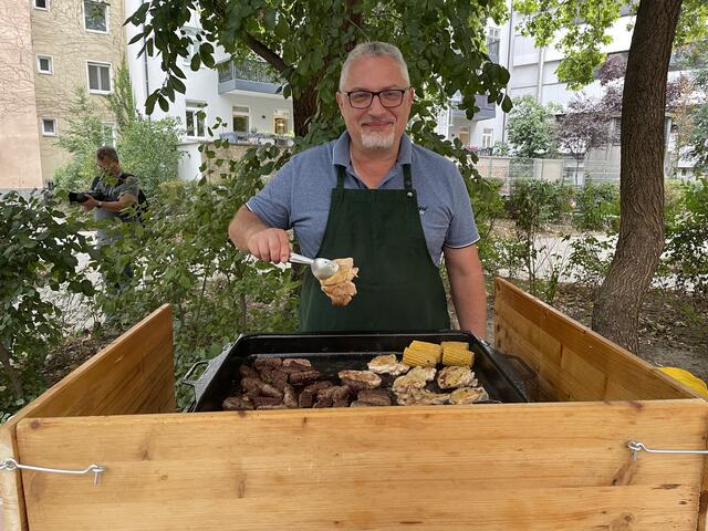 Es gab frisch gegrilltes Essen.  | Foto: Salme Taha Ali Mohamed