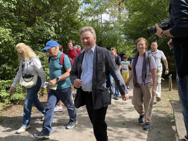 Bürgermeister Michael Ludwig (SPÖ) legte ein flottes Marschtempo vor. | Foto: Kautzky
