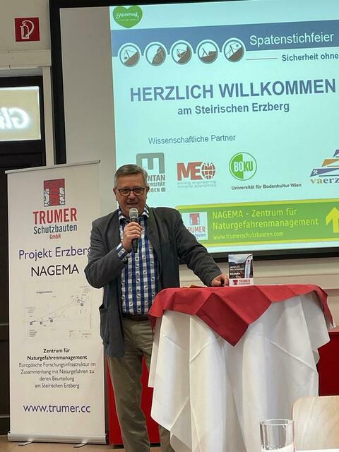 Josef Pappenreiter, Geschäftsführer des VA Erzbergs: "Wir freuen uns, dass wieder in die Forschung investiert wird." | Foto: Jessica Köck