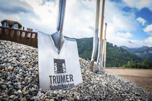Trumer Schutzbauten investiert jährlich massiv in die Forschung und Entwicklung von Steinschlag- und Lawinenschutzsystemen.  | Foto: Resinger/Trumer Schutzbauten