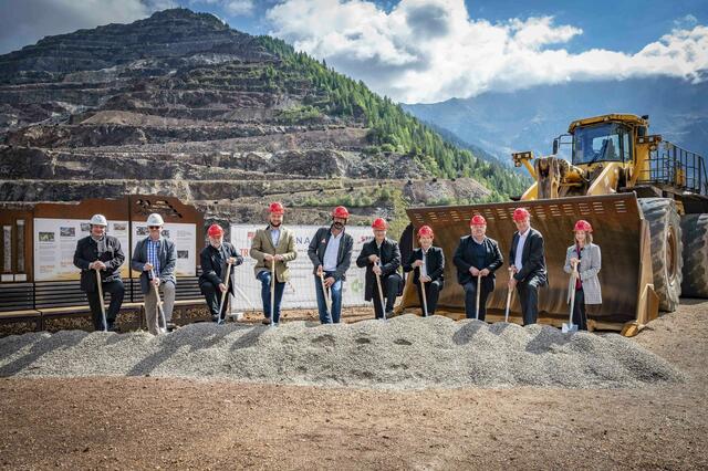 Projekt NAGEMA: Der Spatenstich für eine weltweit einzigartige Forschungsinfrastruktur am Erzberg ist getan.  | Foto: Resinger/Trumer Schutzbauten
