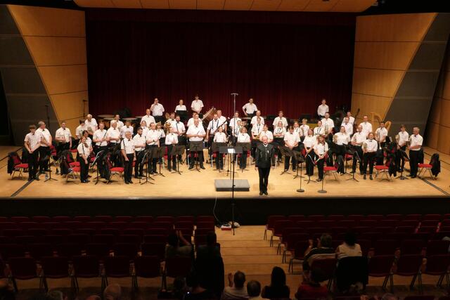 Die Musikerinnen und Musiker der Stadtkapelle Liezen begeisterten mit ihrem Auftritt im Forum Brixen. | Foto: Asolutions
