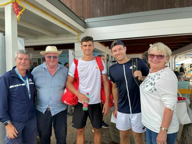 Franz Müllner, Franz Holzmann und Inge Holzmann mit dem Top-Doppelteam Alexander Erler und Lucas Miedler. | Foto: C.Raidl