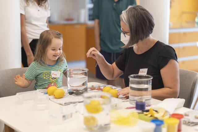 Viel überraschendes gab es für die Kleinen bei so manchem Experiment. | Foto: Lena Sonntagbauer