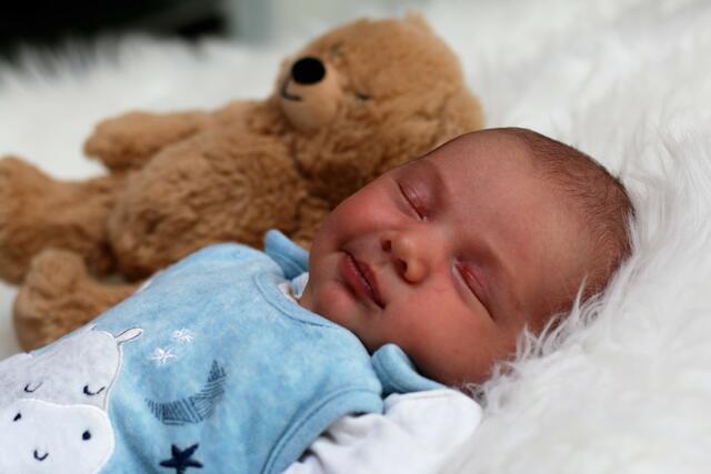 Valerie
Geburt: 20. Juni
Eltern: Carina Baier und Johann Ringhofer
Schiefer
3.750 g, 53 cm | Foto: Privat