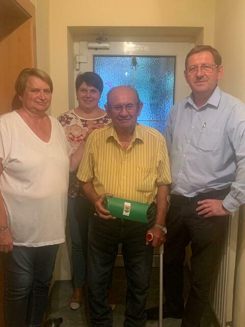 85. Geburtstag: Ortsvorsteherin Klaudia Penzinger, Kirchenrätin Doris Karlovits und Bürgermeister Ing. Anton Szmolyan.


 | Foto: Gemeinde Weiden bei Rechnitz