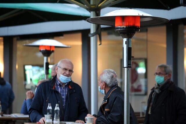 Die Bezirkspolitik der Inneren Stadt spricht sich einstimmig gegen Heizstrahler in Gastrobetrieben aus.  | Foto: Sorge/Caro/picturedesk.com
