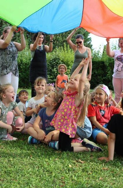 Die Kinder hatten schon bei der ersten "Spielerischen Ungarische Kinderstunde" viel Spaß. | Foto: Katharina Dowas