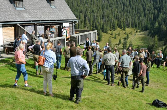 Fachexkursion zum Thema Waldbrandbekämpfung und Risikoabschätzung in Sankt Stefan/Lobming. | Foto: WAFO