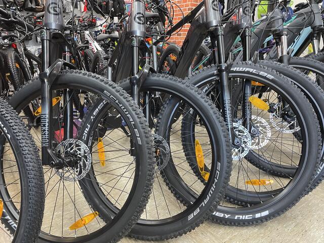 Mit dem Fahrrad soll es bald zum Flughafen gehen. | Foto: Julia Gerold