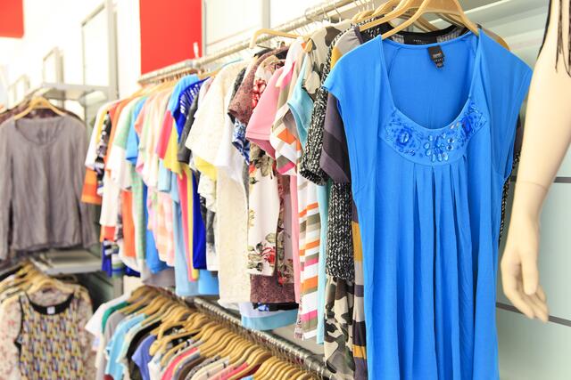 Die Boutiqu des Roten Kreuzes bietet Second Hand Waren für den guten Zweck. | Foto: Rotes Kreuz Bezirksstelle Landeck