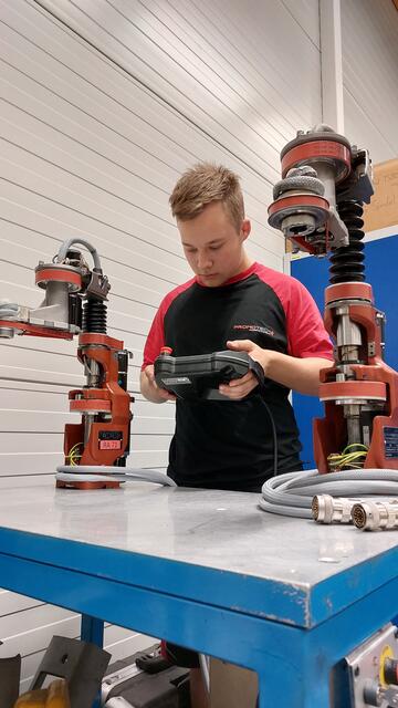 LehrlingsRedakteur Fabian Kainz bei der Arbeit. | Foto: Promotech