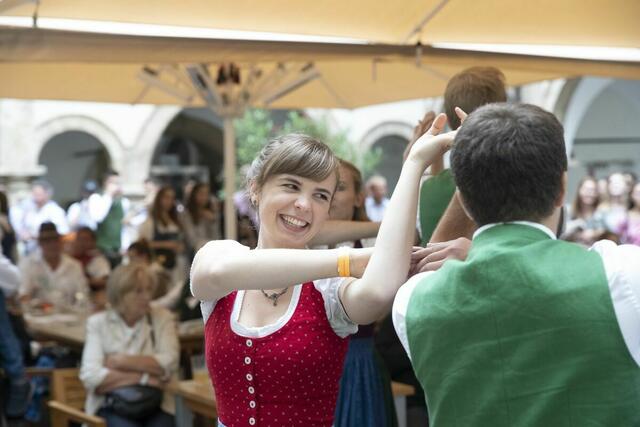 Das diesjährige Aufsteirern verspricht auch ein großes Fest des Volkstanzes zu werden. Es soll auch einen Rekordversuch im Walzer tanzen geben. | Foto: Erwin Scheriau
