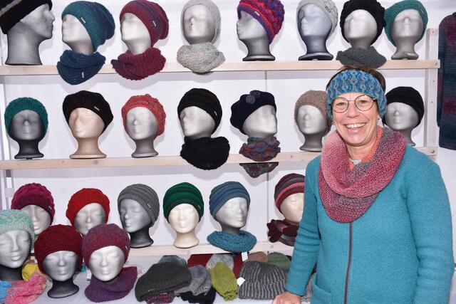 Kunsthandwerksmarkt Grein 2022. Seit vielen Jahren lockt der Greiner Kunsthandwerksmarkt die besten Handwerker vom In- und Ausland an. Auch die Kulinarik und Musik kommen nicht zu kurz.  Ausstellerin aus St. Gerogen am Walde.  | Foto: Robert Zinterhof