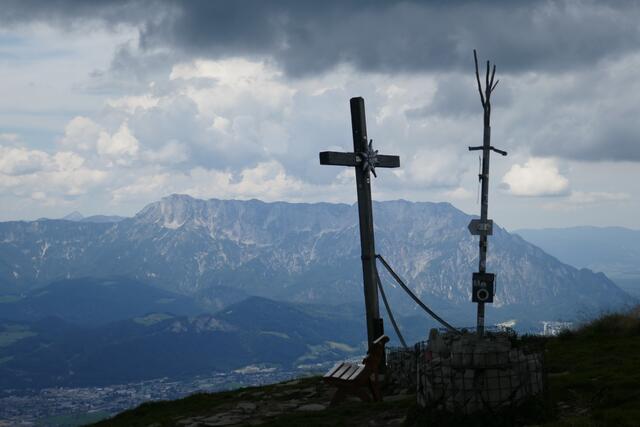 Am Gipfel mit Blick auf den U-Berg.  | Foto: Thomas Neuhold