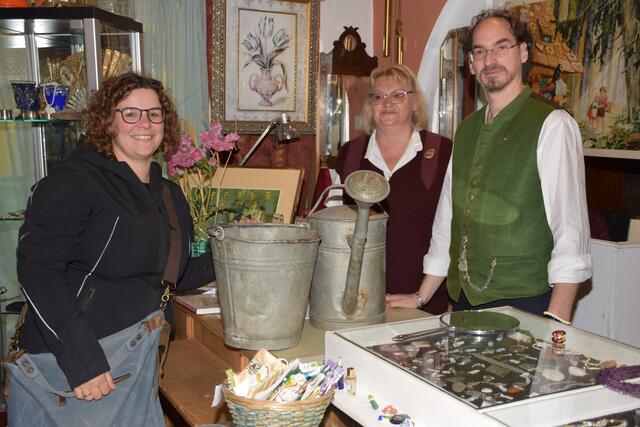 Kunsthandwerksmarkt Grein 2022. Seit vielen Jahren lockt der Greiner Kunsthandwerksmarkt die besten Handwerker vom In- und Ausland an. Auch die Kulinarik und Musik kommen nicht zu kurz.  | Foto: Robert Zinterhof