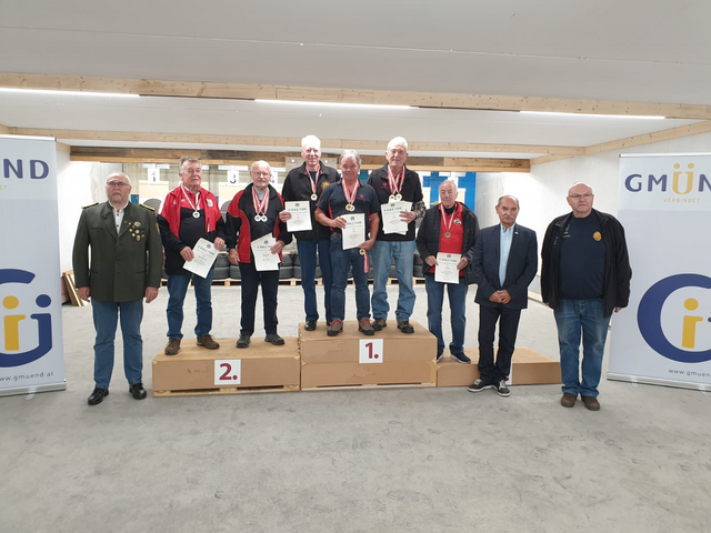 Die Tiroler Mannschaft mit Adam Lennert, Heinz Stecher, Fritz Vengust und Johann Schneider holte Gold mit der Faustfeuerwaffe | Foto: Peter Schinnerl