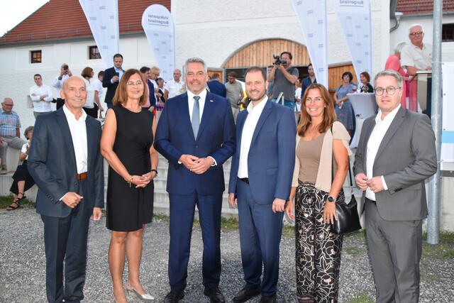 ÖVP-Wahlauftakt in Rohrbach: Unterstützung für seine burgenländischen Parteikollegen gab es von Bundeskanzler Karl Nehammer | Foto: Christian Uchann