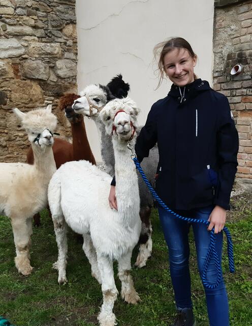 Niedlicher geht es kaum: Marlies Achter und ihre Sympathieträger.
