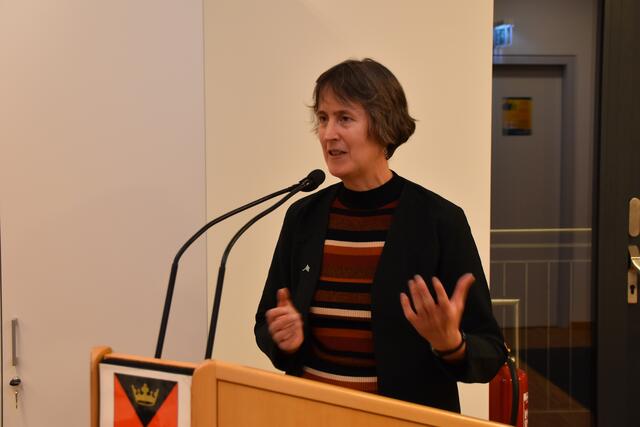 Grußworte gab's von Nathalie Morell von der Alpenkonvention | Foto: Kainz