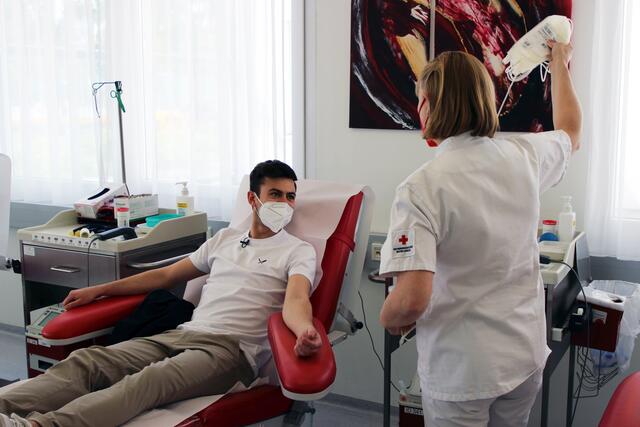 In der Blutzentrale in der Krankenhausstraße 7 kann man täglich ohne Anmeldung Blut spenend. Am 4. Oktober ist "Langer Blutspendetag". | Foto: OÖRK