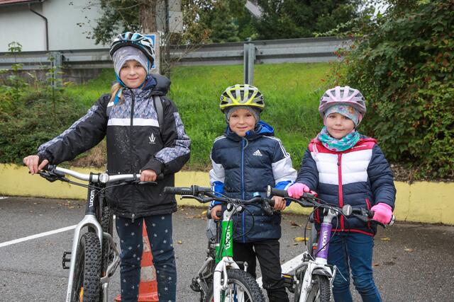 Julia. Lucas und Marie aus Weng i. I.