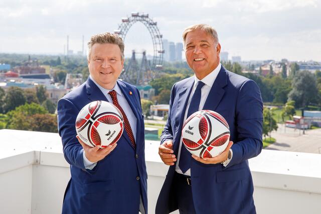 Beim Charity-Turnier wird der Kampf zwischen Bürgermeister Michael Ludwig (SPÖ) und Wirtschaftskammer Wien-Präsident Walter Ruck auf dem Fußballrasen ausgetragen und soll dabei dem guten Zweck dienen. | Foto: wkw/Florian_Wieser