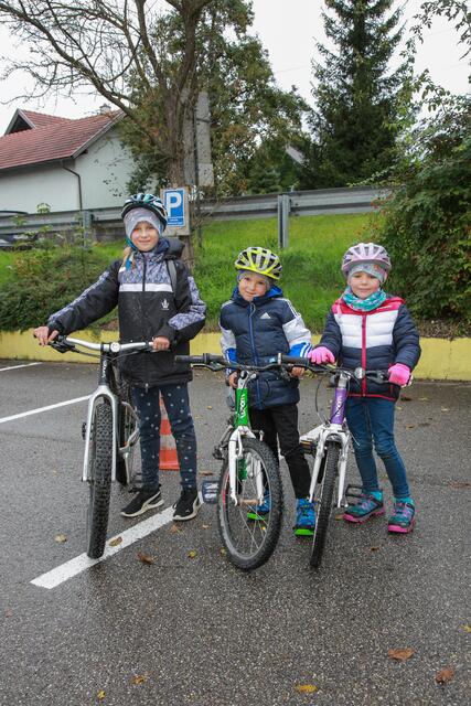 Julia. Lucas und Marie aus Weng i. I.