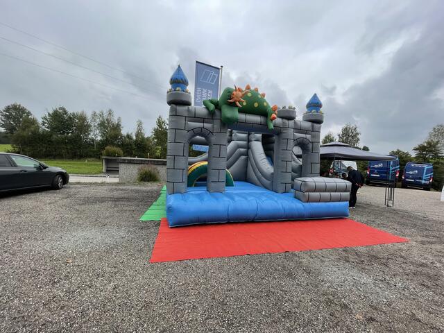 Für die kleinen Besucher gab es an dem Tag eine Hüpfburg. | Foto: BRS/vcp